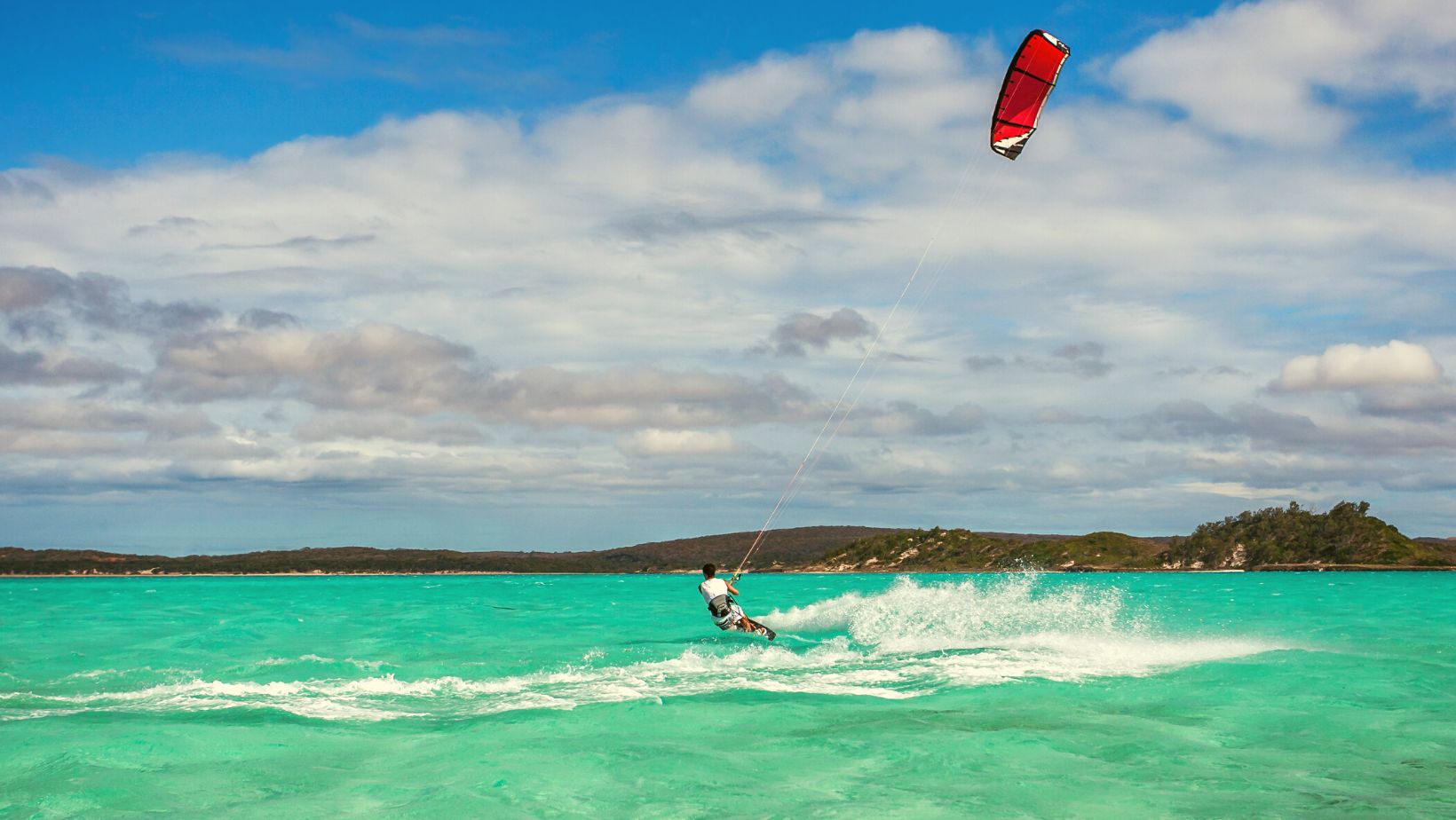 Best Kites for Foiling – Buyers Guide