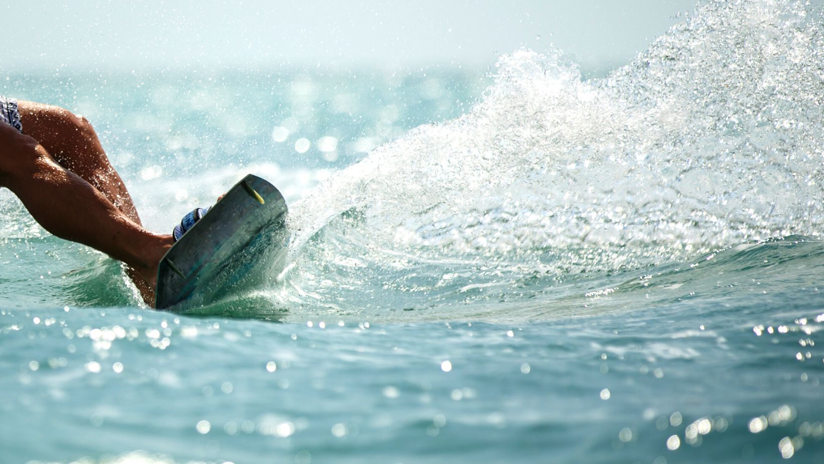 Best Spots for Kitesurfing in Waves- [Global Guide]