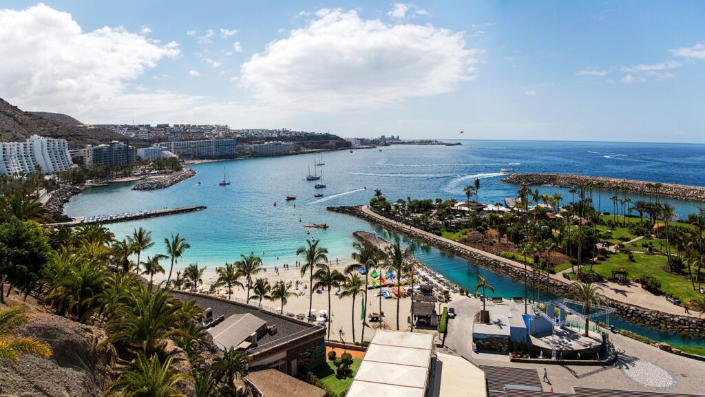 Experience the City Vibe in Gran Canaria